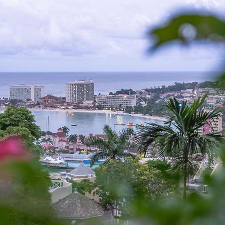 Hummingbird Retreat - Luxury Oceanview Apt, 7-Minute Walk To Beach Ocho Ríos Extérieur photo