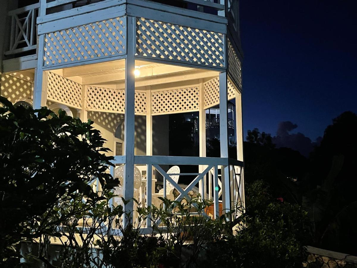 Hummingbird Retreat - Luxury Oceanview Apt, 7-Minute Walk To Beach Ocho Ríos Extérieur photo