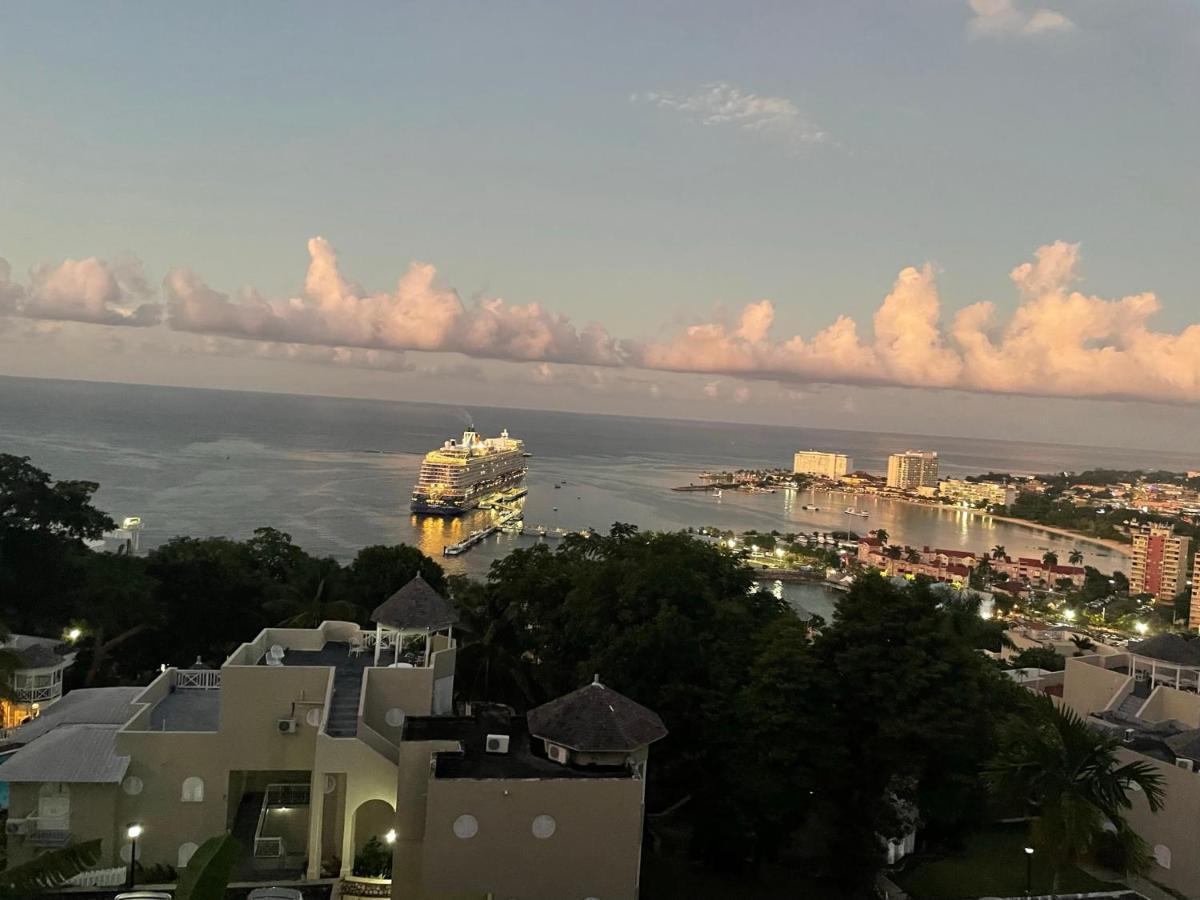 Hummingbird Retreat - Luxury Oceanview Apt, 7-Minute Walk To Beach Ocho Ríos Extérieur photo